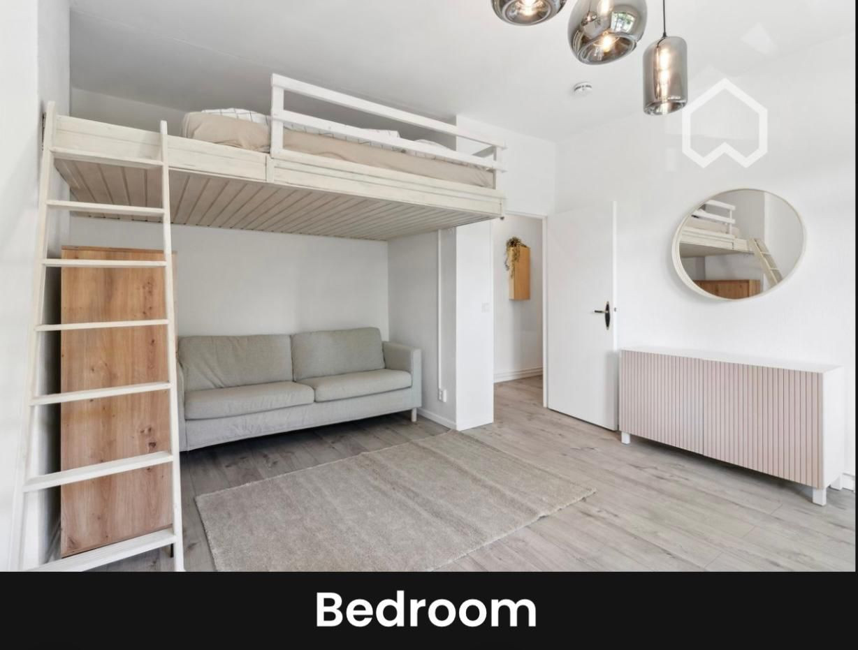 1 Bed Space for Girl – Lindauer Allee, Berlin — Photo 1
